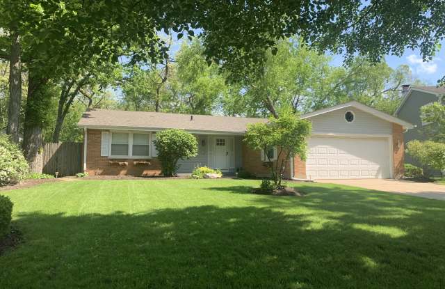 592 Green Oaks Dr photos photos