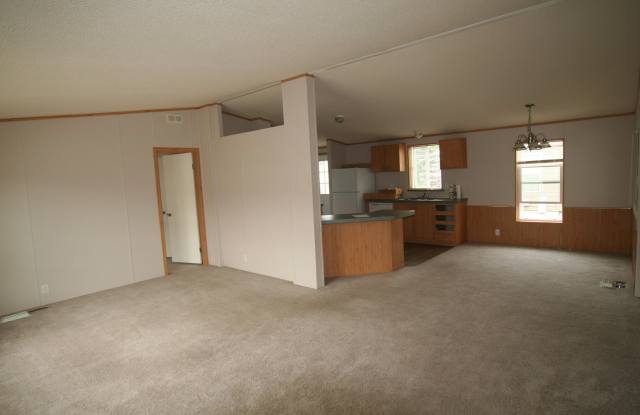 3 bedroom 2 bathroom manufactured home in great neighborhood Gallery 3