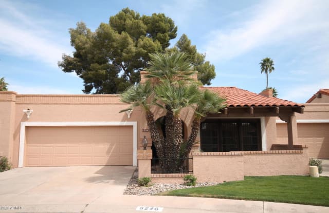 8246 E VIA DE LA ESCUELA -- - 8246 East via De La Escuela, Scottsdale, AZ 85258