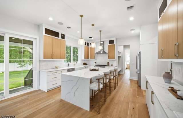 17 Arlington Dr Gallery 4