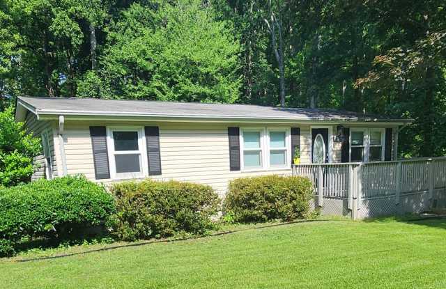 Cozy 3 Bedroom Rambler Nestled on a large property - 10708 Elk Drive, Spotsylvania County, VA 22407