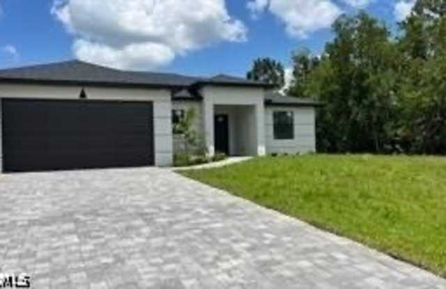 3906 6 Street W photos photos