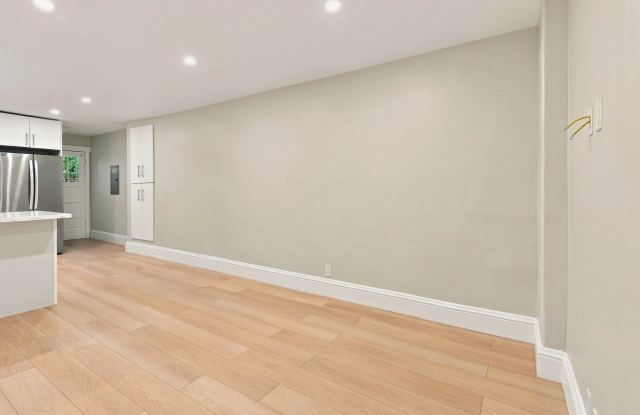 17th Street 4170 Gallery 3