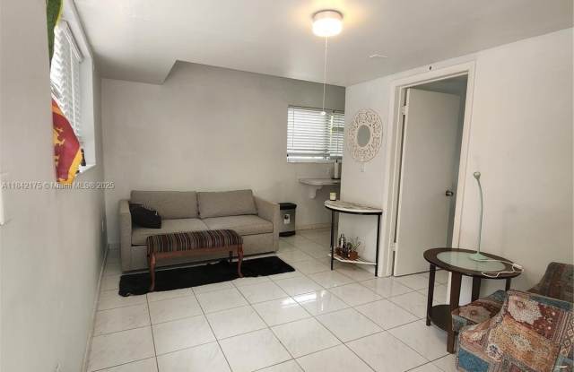 514 Santander Ave photos photos
