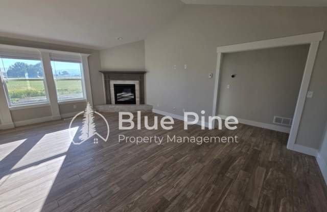 4589 Blackstone Drive Gallery 3