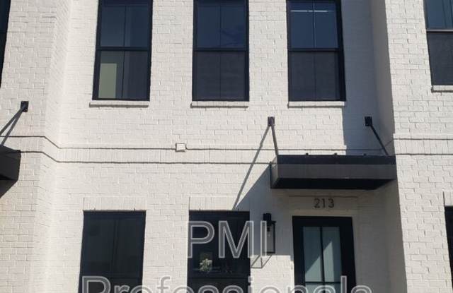 205 McAuliffe St - 205 McAuliffe Street, Murfreesboro, TN 37130