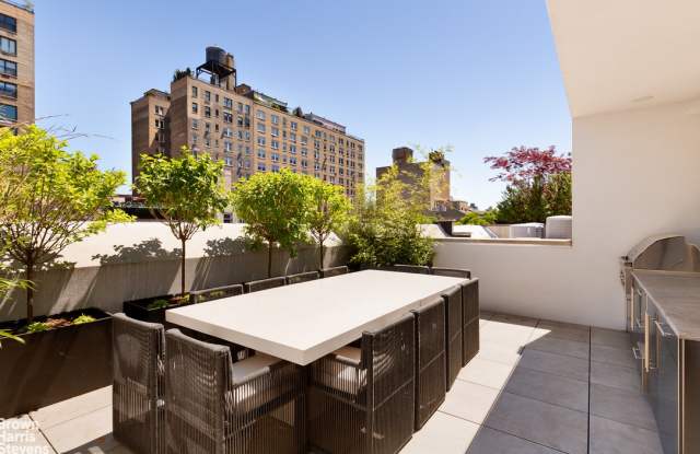 32 West 76th Street Gallery 3