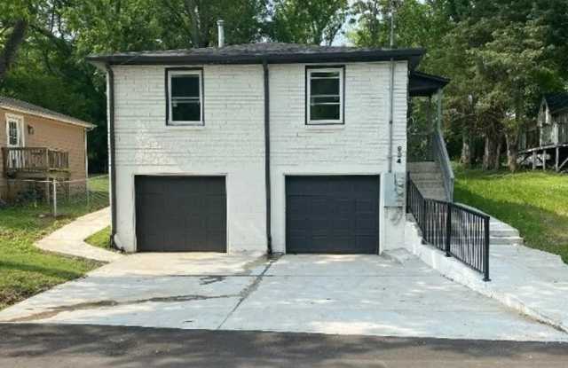2 Bed, 1 Bath Home w/ Garage photos photos
