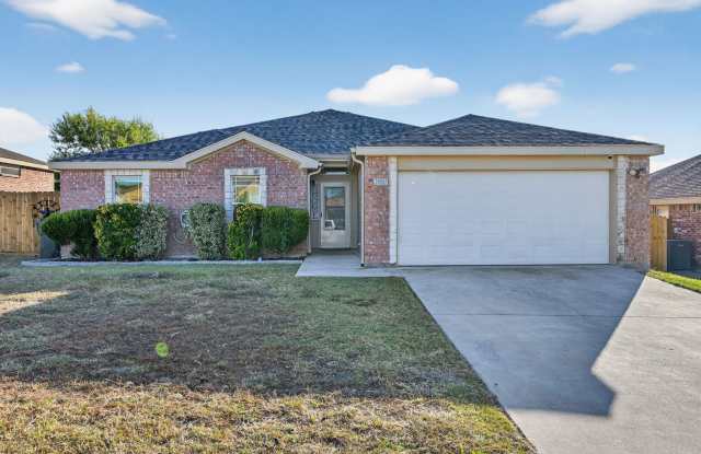 For Rent: Beautiful 5-Bedroom Home in Killeen, TX! - 2810 Alamocitos Creek Drive, Killeen, TX 76549