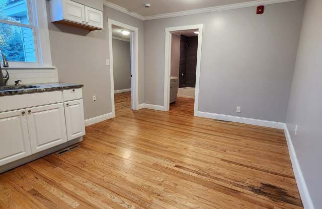 782 Farmington Avenue - 782 Farmington Avenue, Bristol, CT 06010