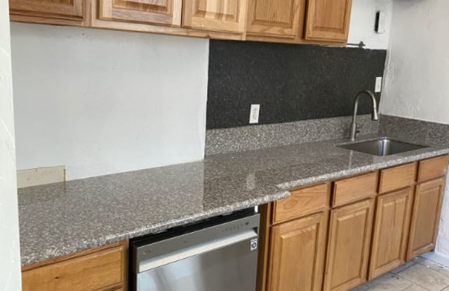 917 W 700 S #2 - 917 West 700 South, Salt Lake City, UT 84104