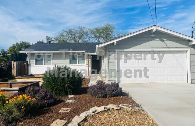 Beautiful 4 bed / 2 bath / 1,244 sqft House in Concord - Available 04/01 - 2543 Prestwick Avenue, Concord, CA 94519 Beautiful 4 bed / 2 bath / 1,244 sqft House in Concord - Available 04/01 - 2543 Prestwick Avenue, Concord, CA 94519