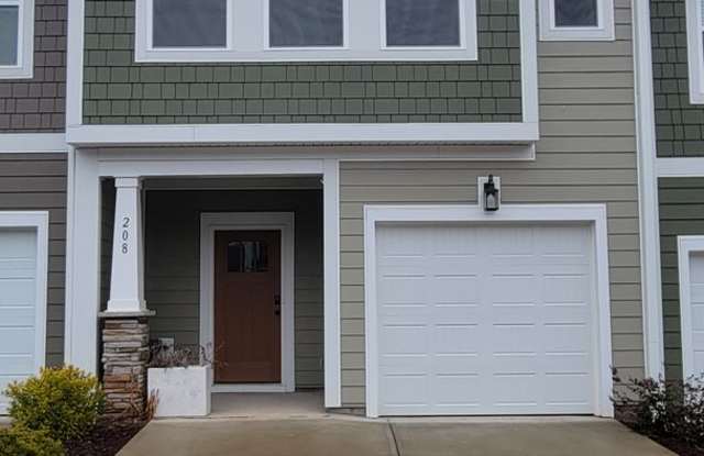 3 Bed, 2.5 Bath Townhome Available in Greenville photos photos