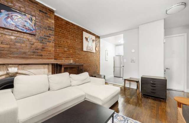 326 West 23rd Street Gallery 4