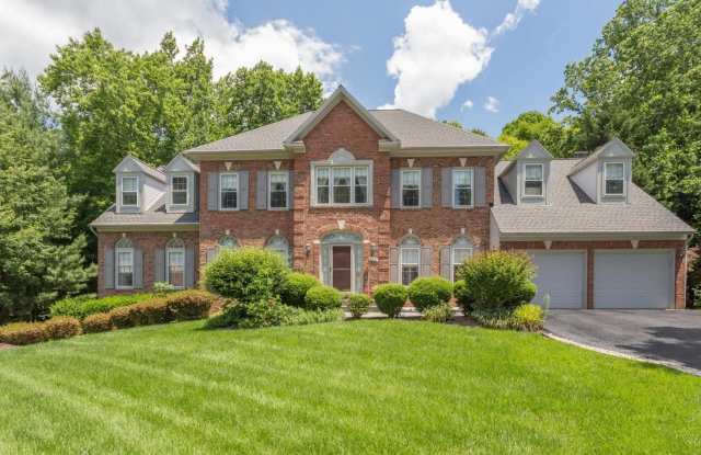 8301 CROSSPOINTE DRIVE - 8301 Crosspointe Drive, Crosspointe, VA 22039