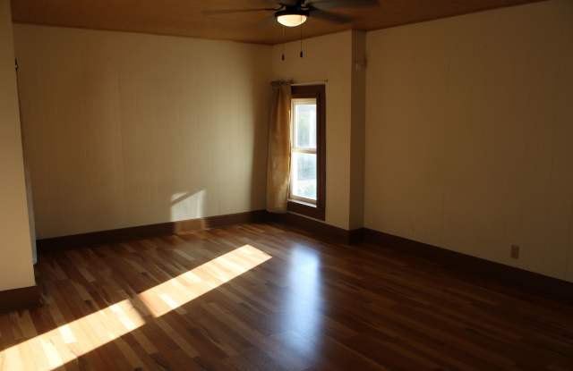 200 N Lincoln St photos photos