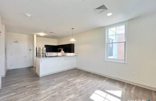 215 Stillwater Avenue Gallery 4