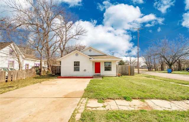 701 E College Street photos photos