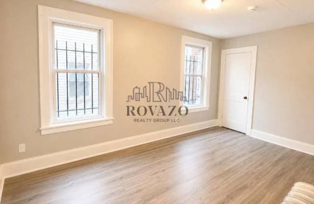 192 Shephard Avenue Gallery 4