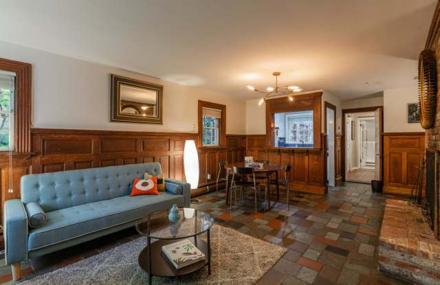 636 G Street Southeast #2 Gallery 4
