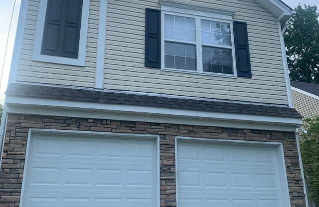 9036 Shallcross- REMODELED AND PET-FRIENDLY- NW RALEIGH HOME-FIREPLACE-TWO CAR GARAGE-FENCED YARD photos photos