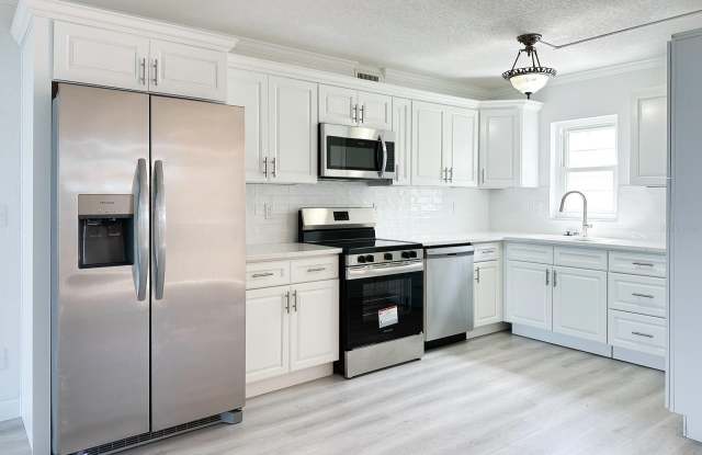 7910 SUN ISLAND Drive S Gallery 4
