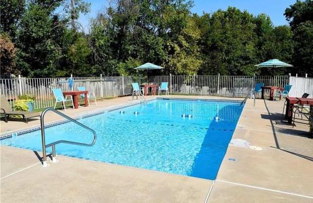 Country Grove Apartments Gallery 3