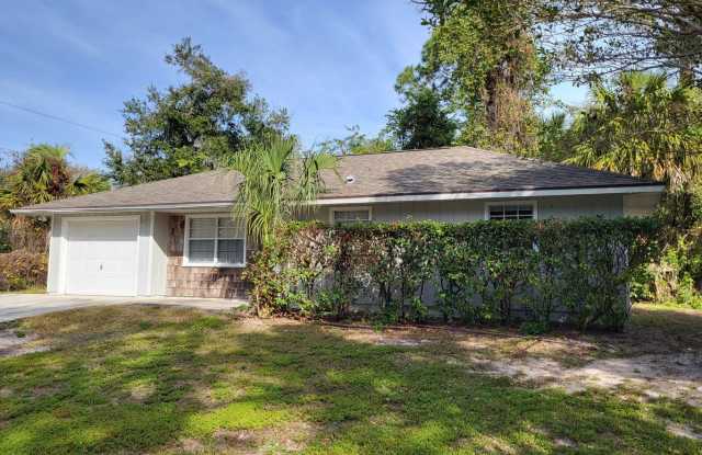 Two Bed/Two Bath~Bright  Clean~One Car Garage~Yard photos photos