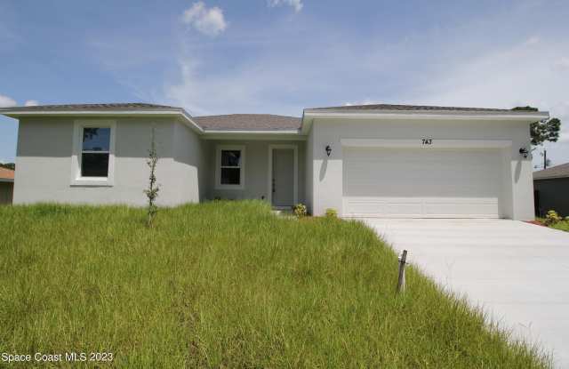 743 Andrew Street SE photos photos