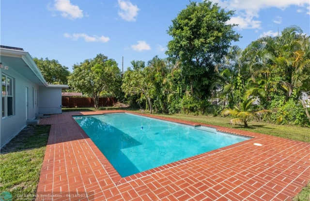 701 Azalea Ct Gallery 4