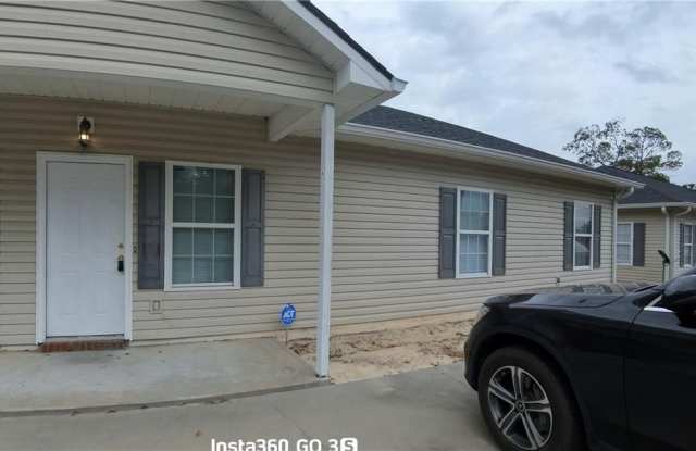 119 Hobbs Street - 119 Hobbs Street, Blackshear, GA 31516