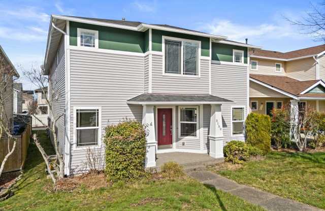 Spacious 4-Bed Home in DuPont | Huge Loft & 5 Mins to JBLM! Gallery 3