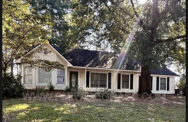 108 Edinburg Drive Gallery 1