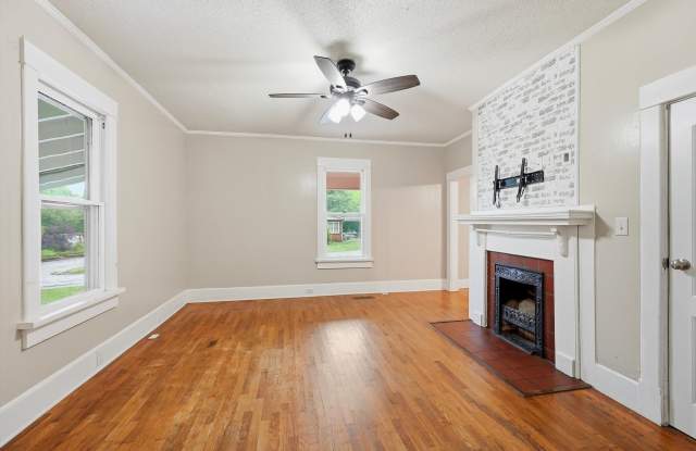 Athens 37303 - Charming 1902 Home Available Now! 3 Bedrooms, 2 Full Baths with a 1-Car Garage - Contact Chad Weeks (865) 567-6193 Gallery 4