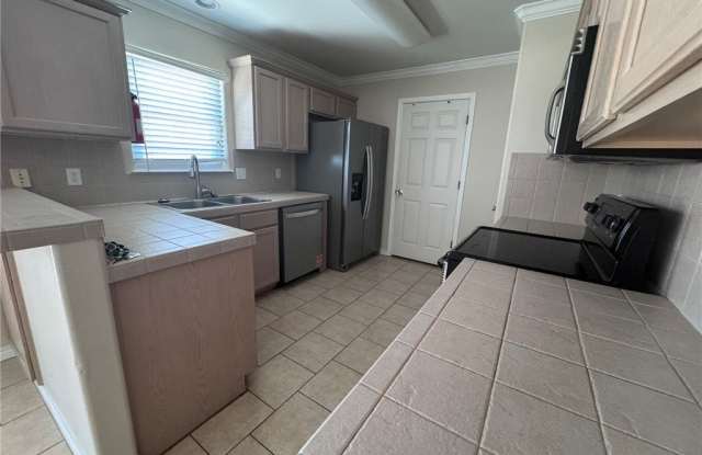 15649 Palmira Avenue Gallery 4