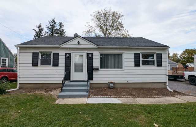 3 bd 1.5 ba ranch home with screened back porch Joliet - 1221 John Street, Joliet, IL 60435