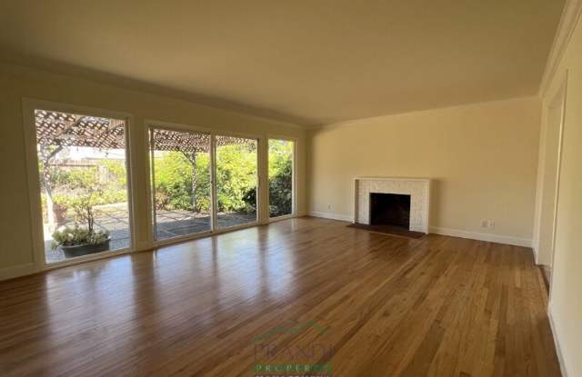 25 El Camino Dr Gallery 2