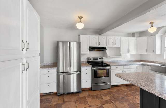 4 Bedroom House in Appleton - 820 West 4th Street, Appleton, WI 54914