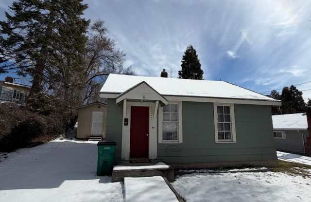 Hard to find 1 bdrm, 1 bath house close to OIT and Sky Lakes Medical Ctr photos photos