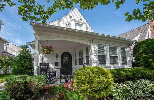 12 N Nassau Ave - 12 North Nassau Avenue, Margate City, NJ 08402