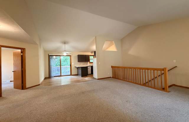 Duplex near Breton Village Gallery 2