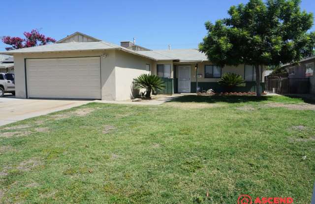 Charming Home in Central Bakersfield! - 1912 Lacey Street, Bakersfield, CA 93304