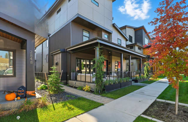 Modern 5-Bed Home in Atlas Waterfront — Elevator, Luxury Finishes  Prime Location photos photos