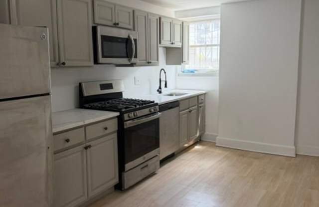 Beautiful 2 Bed, 2 Bath South Philly Home with Large Rear Yard | 2228 Cross St photos photos