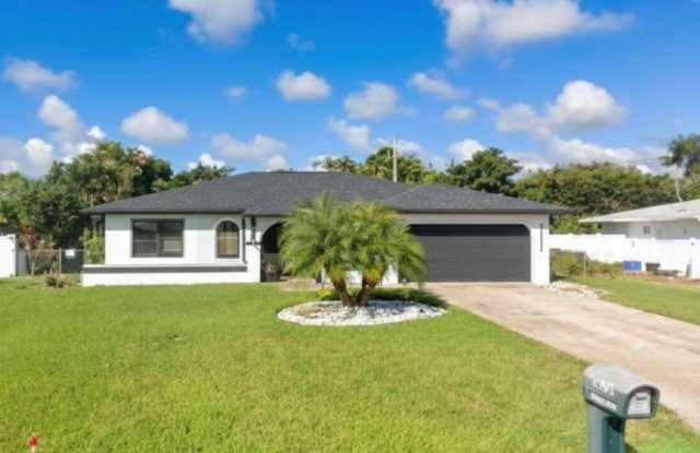 3410 SE 11th Place photos photos