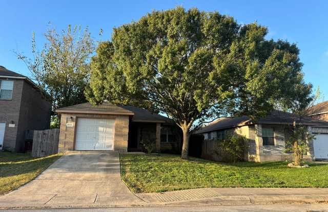 ONE STORY HOME  |  OPEN CONCEPT  |  FRESHLY PAINTED  |  1604 & SHAENFIELD Gallery 1