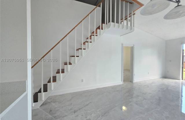 6746 NW 188th Ter Gallery 4