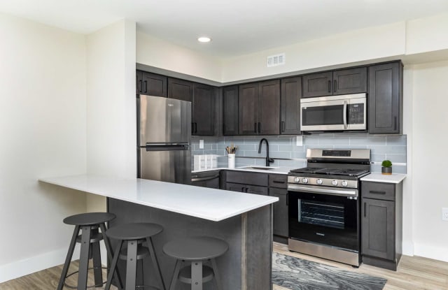 Lakeview Terrace Gallery 3
