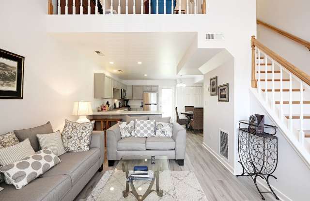 Well-Maintained Mill Creek Rental With 1st Floor Bedroom photos photos