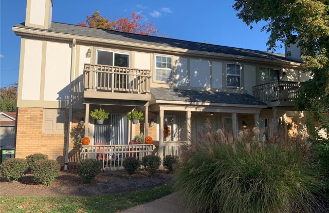1444 Bluebird Terr - 1444 Bluebird Terrace, Brentwood, MO 63144